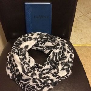 Thin Spring/Fall Scarf